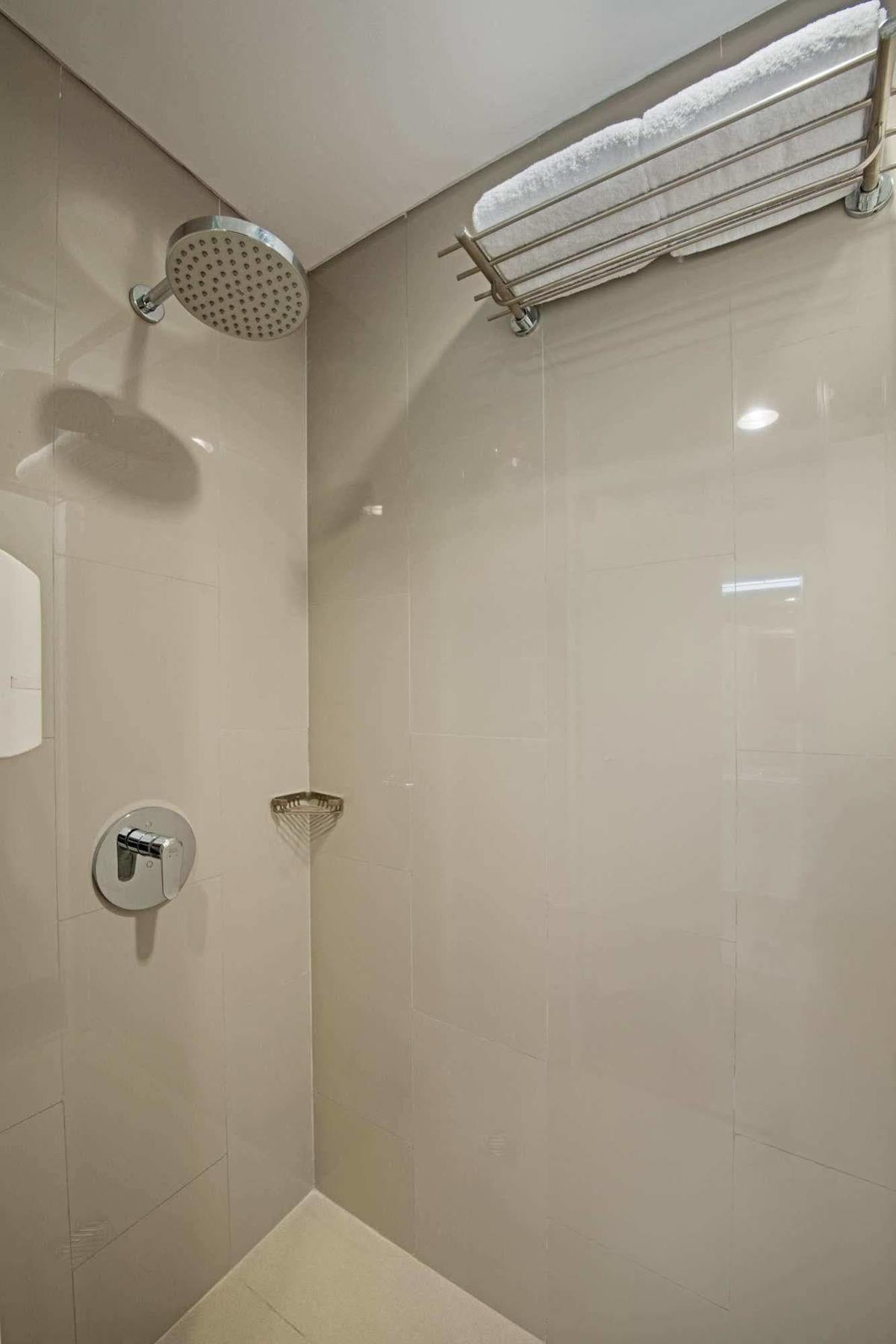 Whiz Prime Hotel Pajajaran Bogor Buitenkant foto