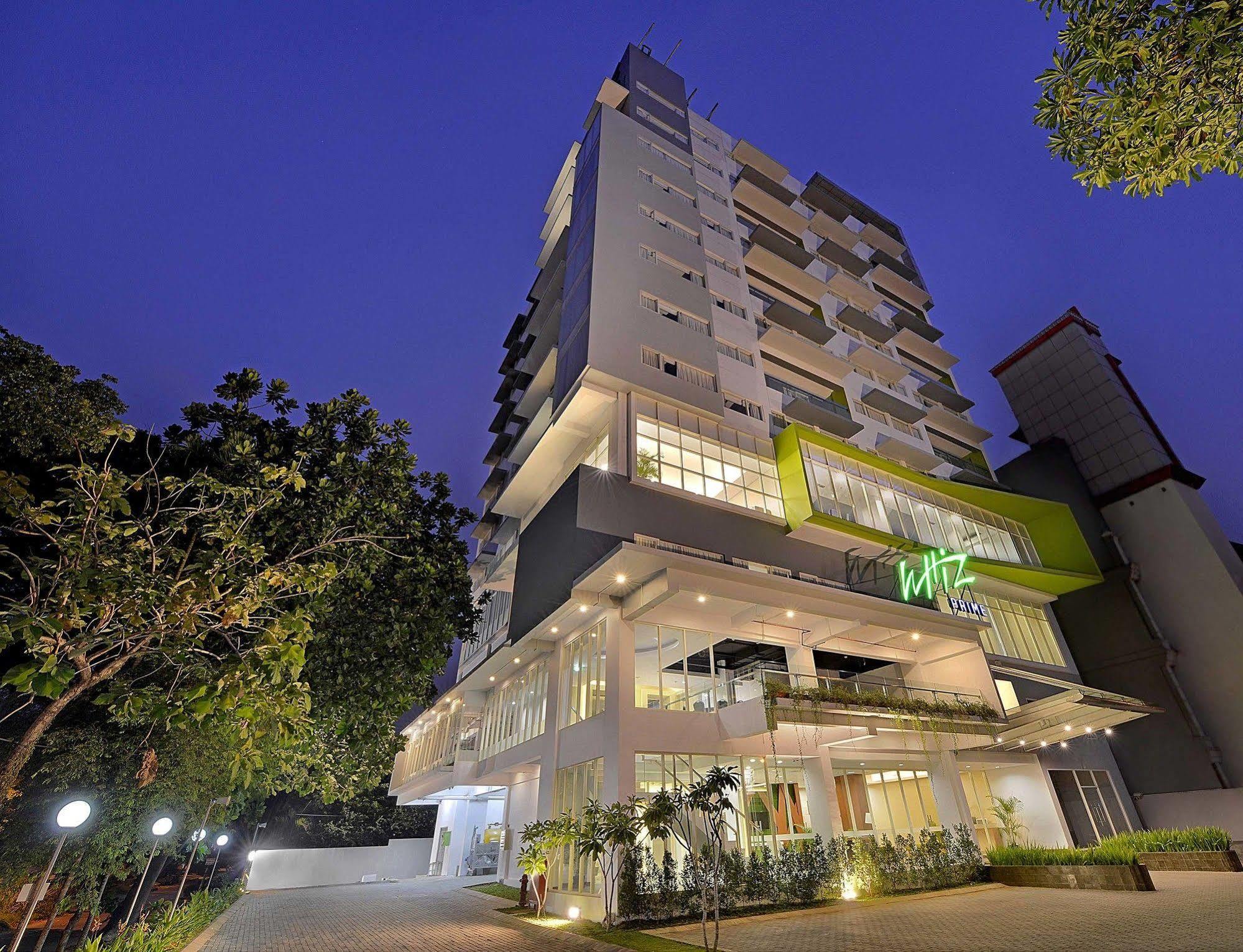 Whiz Prime Hotel Pajajaran Bogor Buitenkant foto