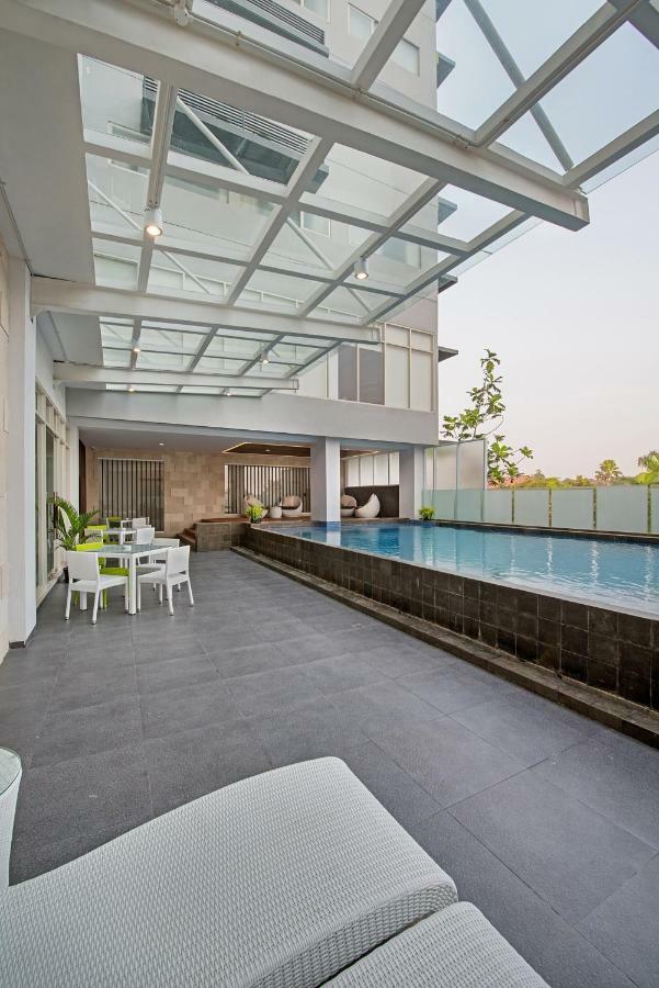 Whiz Prime Hotel Pajajaran Bogor Buitenkant foto